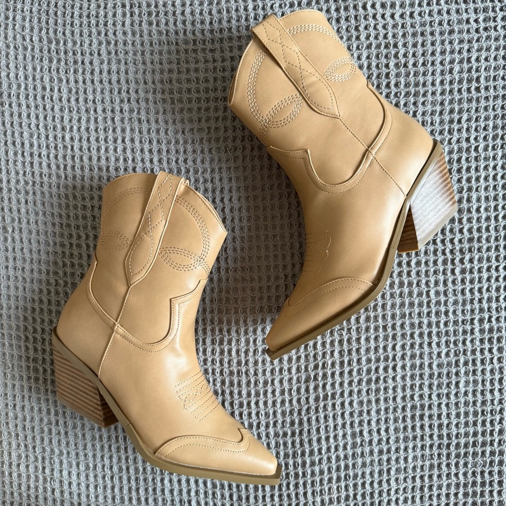 Billini Uden Desert Ankle Boots